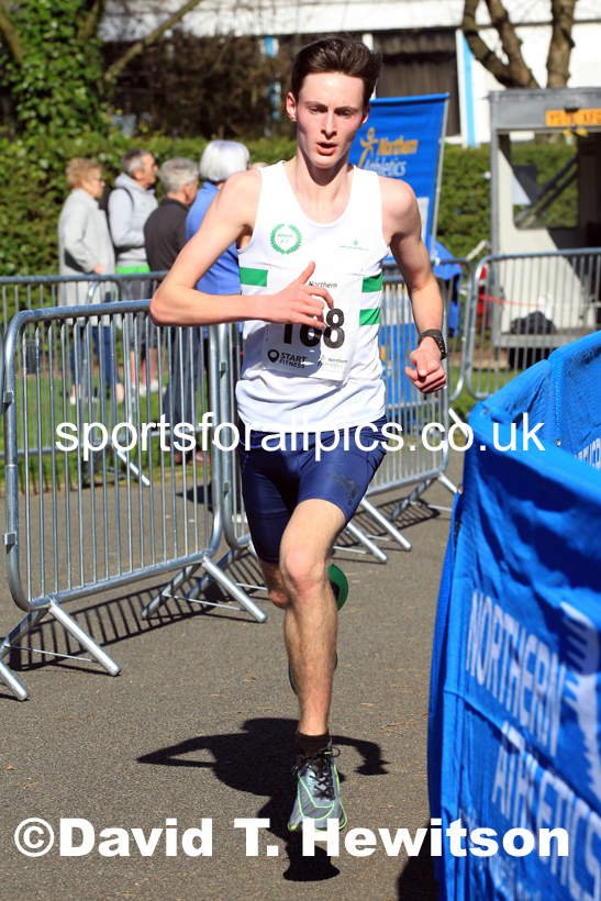 Mens Under-17s 5k, 2022 Northern 12 and 6 Stage Road Relays,  Birkenhead Park, Birkenhead, Wirral.  Photo: David T. Hewitson/Sports for All Pics